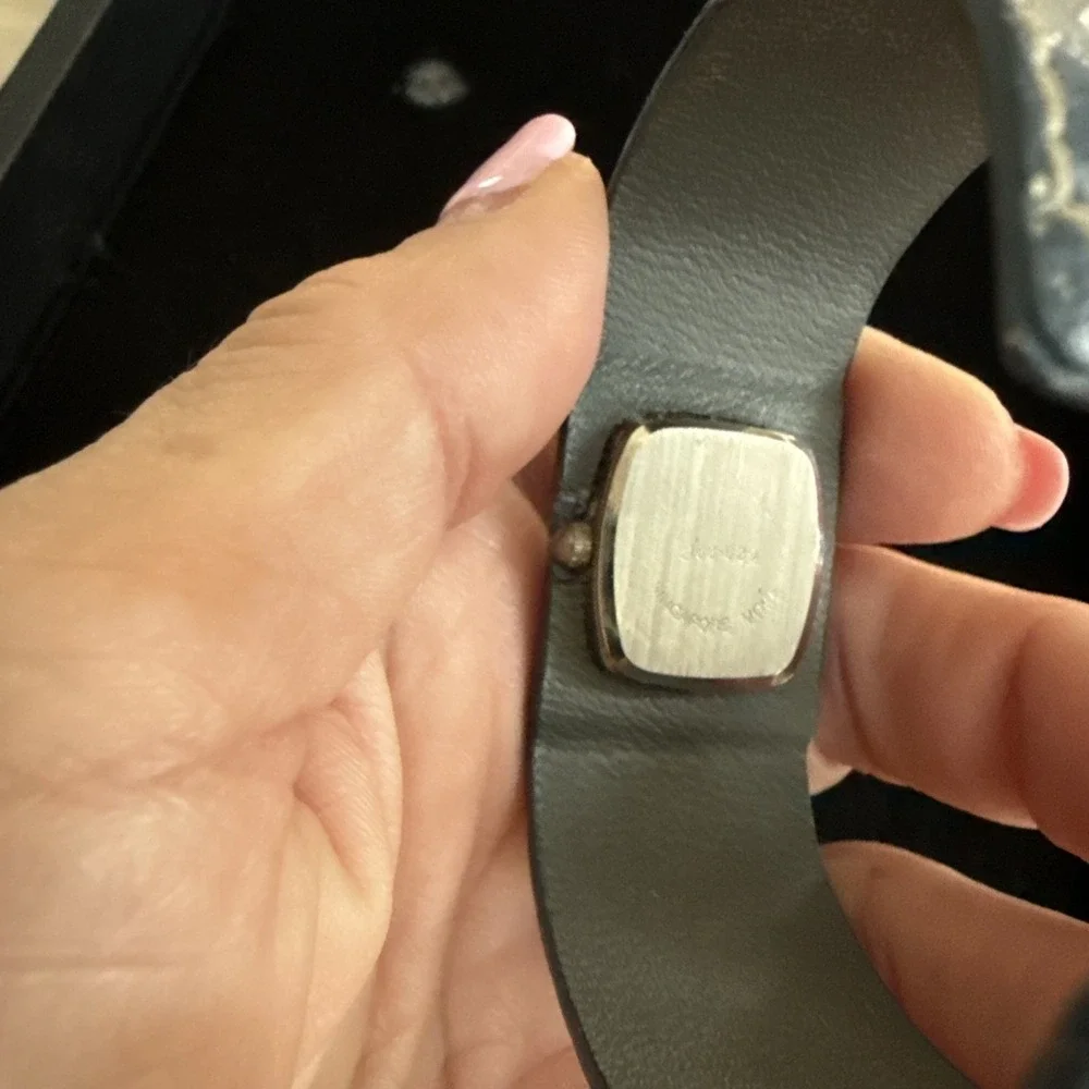 Awny Sport Watch Silver Toned Blue Cuff Band Square Face Needs‎ Battery 4196